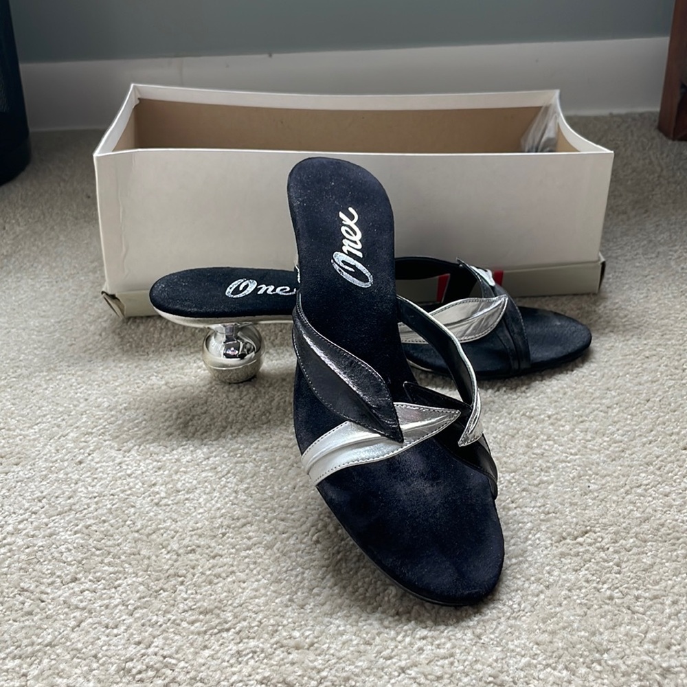 LIKE NEW • ONYX // black & silver leaf-backless-slip on-classy sandal-ball heel